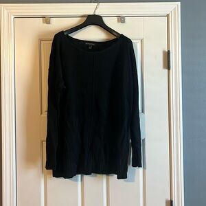 Banana Republic black linen blend top. Large.